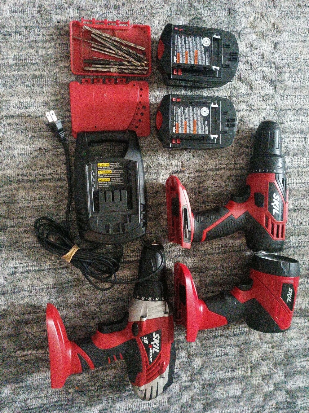 3 Tool Skil drill Set with charger 2 batteries and bits